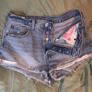Levi 501 Cut Off Shorts
